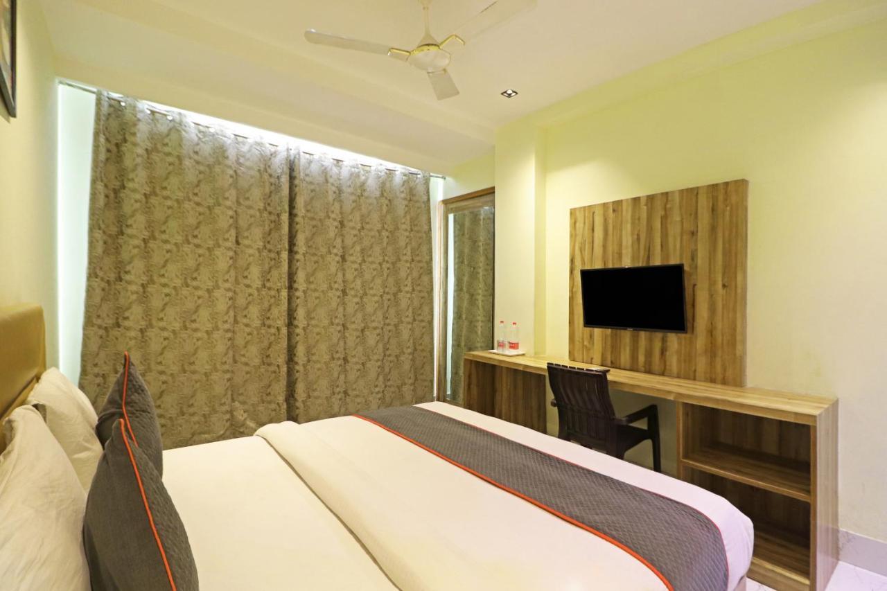 Hotel Good Vibe Near Delhi Igi Airport Нью-Дели Экстерьер фото