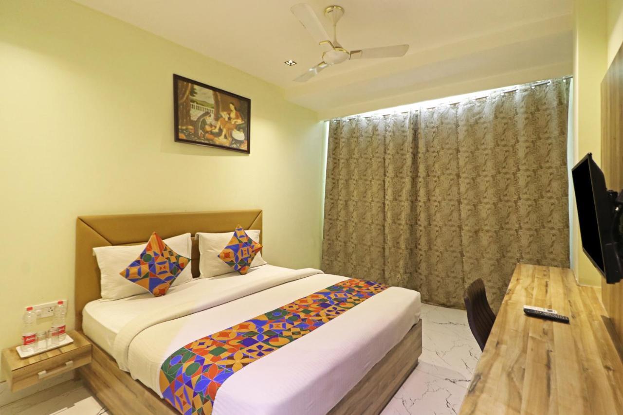 Hotel Good Vibe Near Delhi Igi Airport Нью-Дели Экстерьер фото