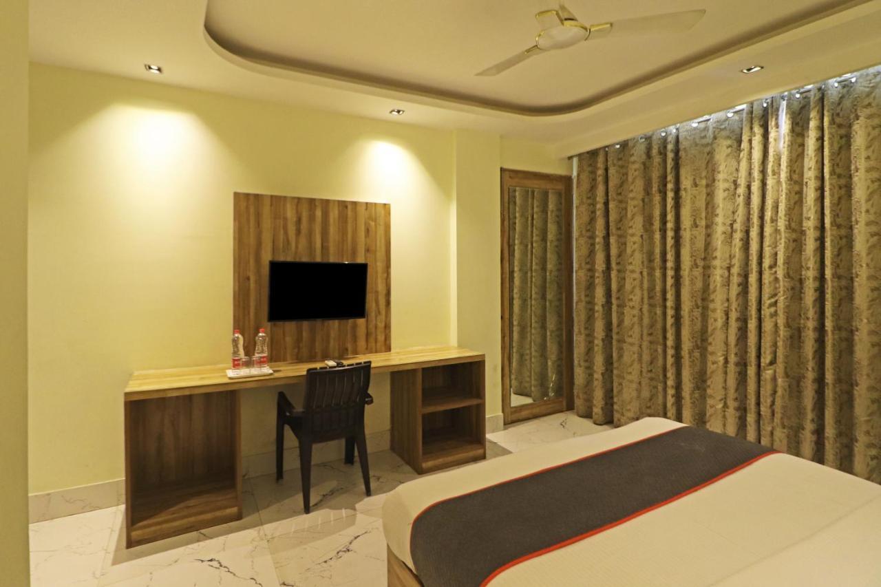 Hotel Good Vibe Near Delhi Igi Airport Нью-Дели Экстерьер фото