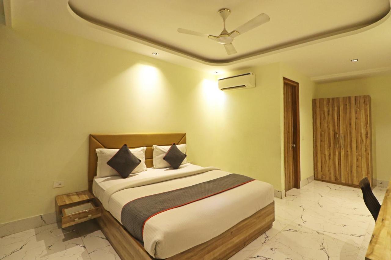 Hotel Good Vibe Near Delhi Igi Airport Нью-Дели Экстерьер фото