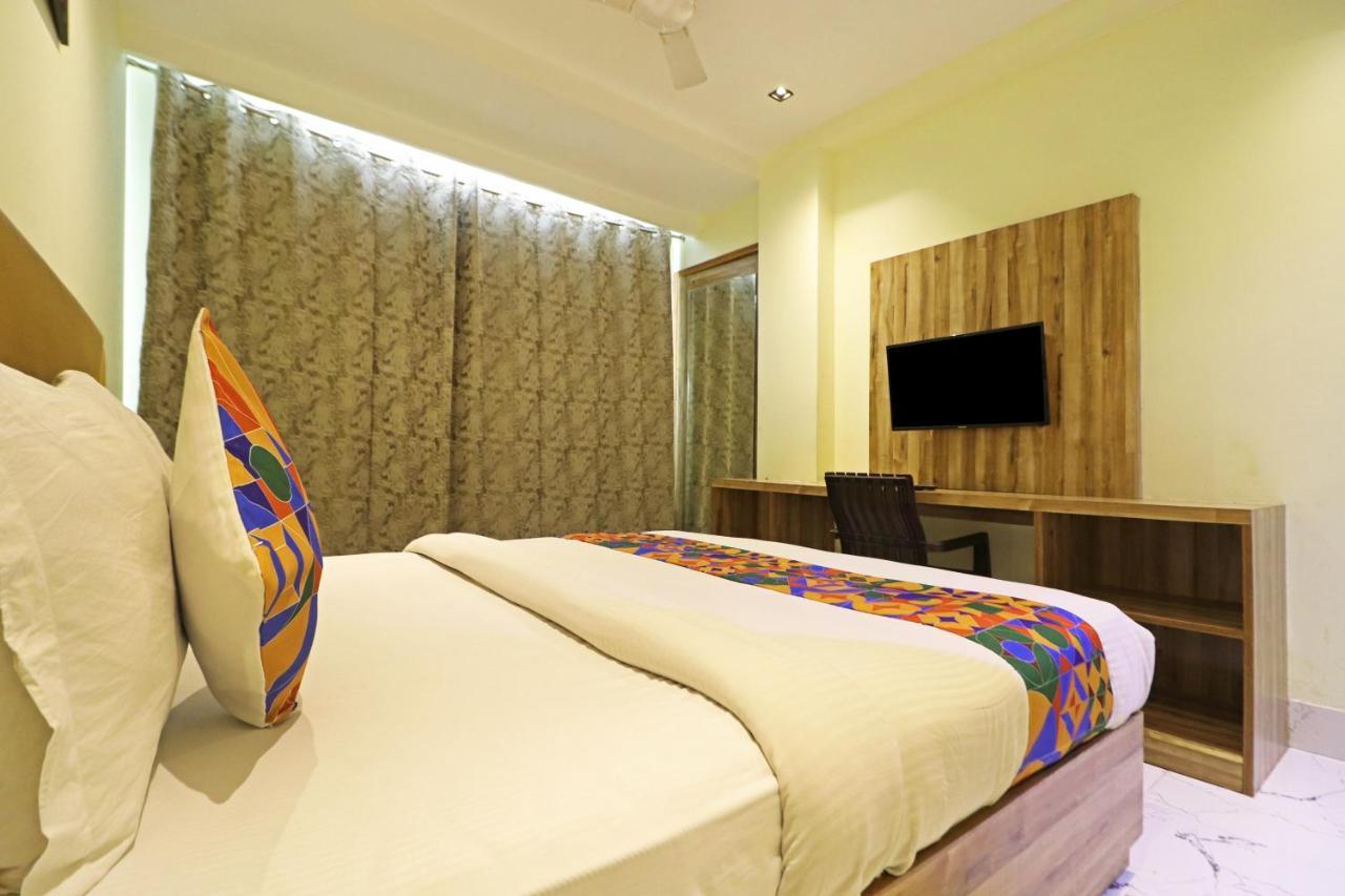 Hotel Good Vibe Near Delhi Igi Airport Нью-Дели Экстерьер фото