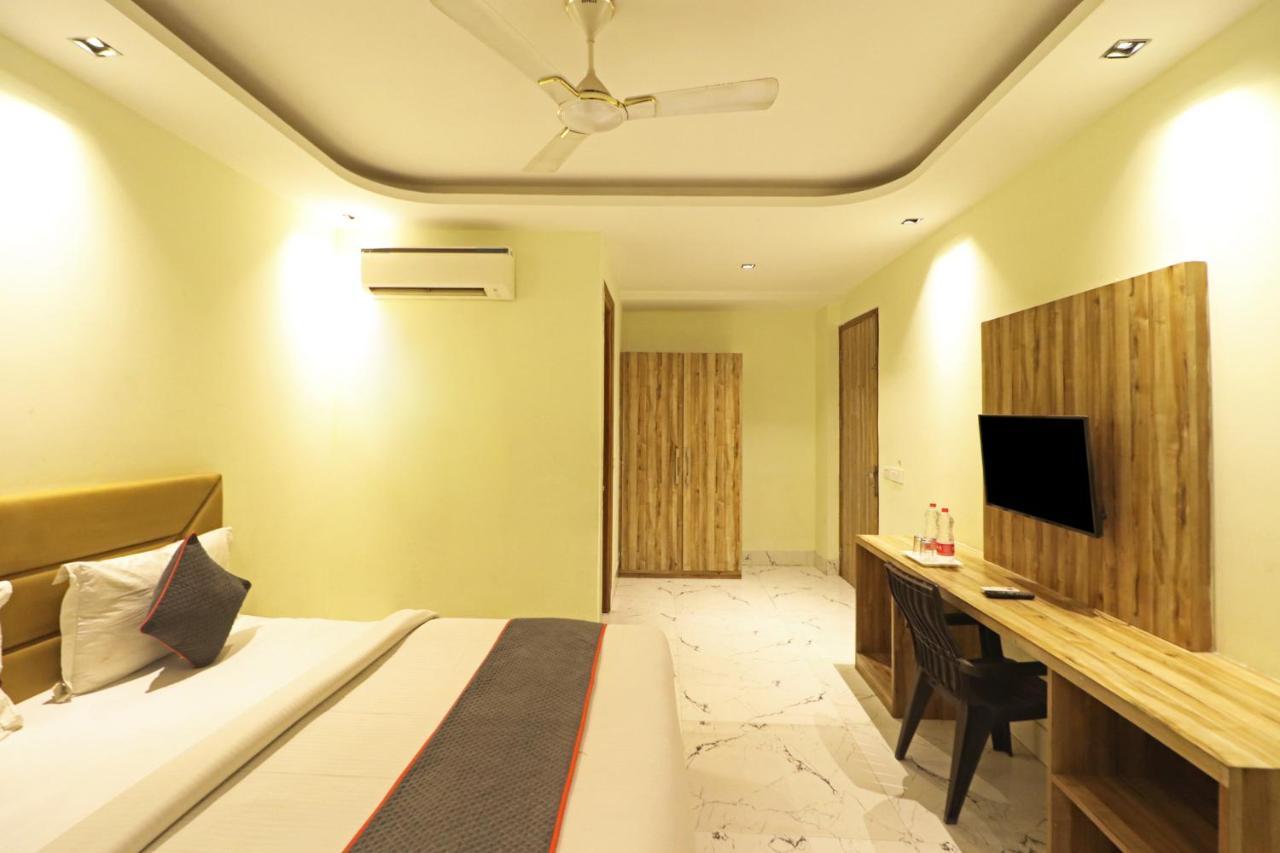 Hotel Good Vibe Near Delhi Igi Airport Нью-Дели Экстерьер фото