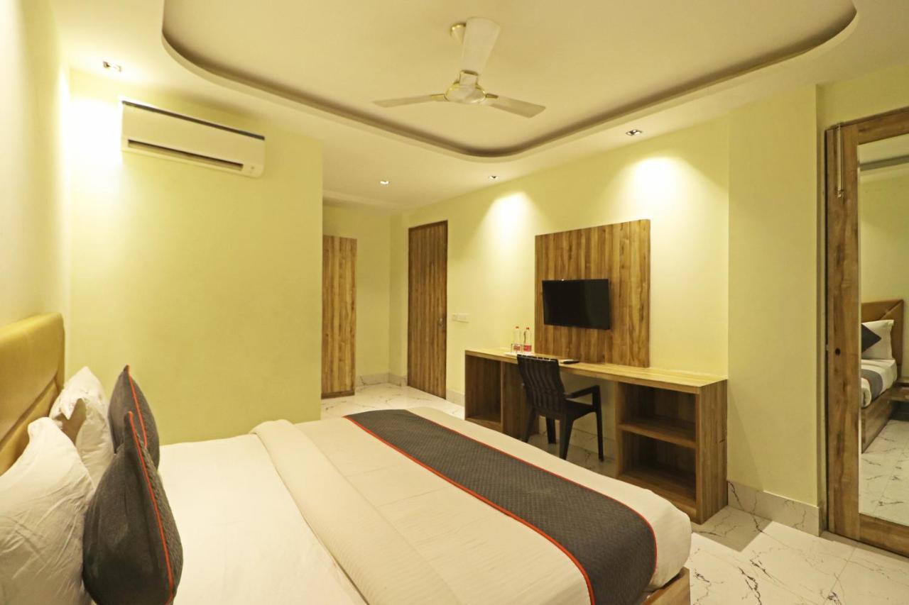 Hotel Good Vibe Near Delhi Igi Airport Нью-Дели Экстерьер фото